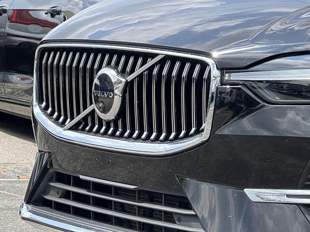 Photo of 2023 Onyx Black Metallic Volvo XC60