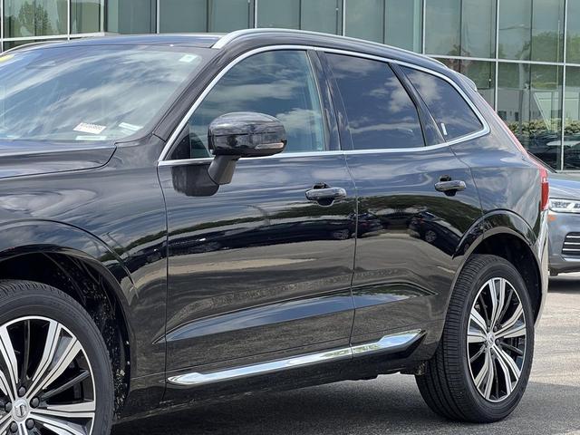 Photo of 2023 Onyx Black Metallic Volvo XC60