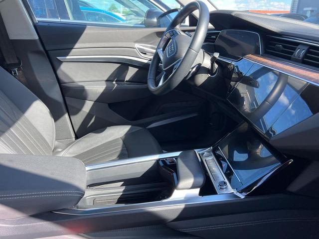 Photo of 2020 Glacier White Metallic Audi e-tron Sportback