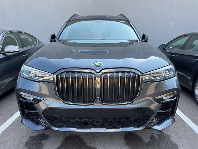 Photo of 2021 Arctic Grey Metallic BMW X7