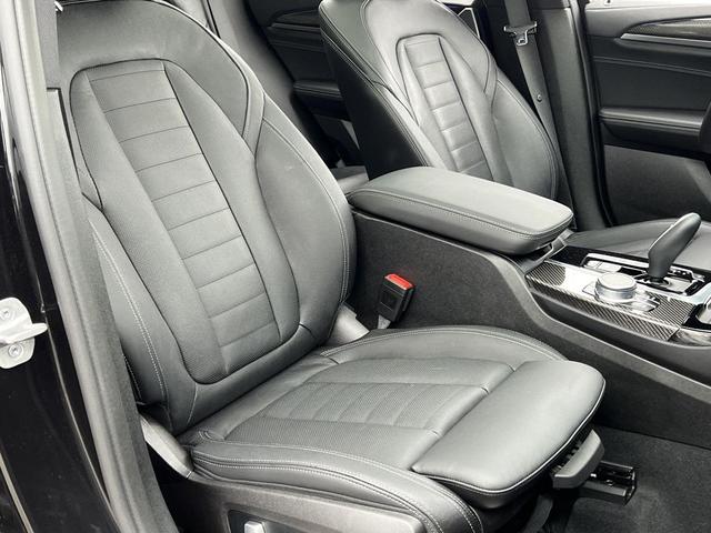Photo of 2021 Black Sapphire Metallic BMW X3