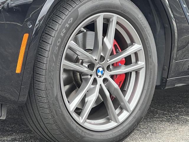 Photo of 2021 Black Sapphire Metallic BMW X3