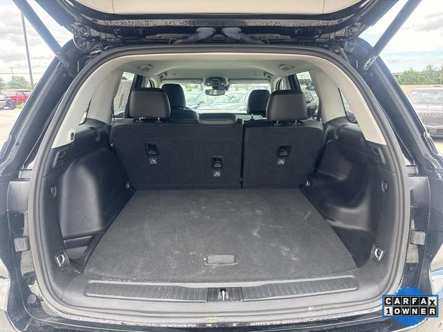 Photo of 2024 Diamond Black Crystal Pearlcoat Jeep Grand Cherokee