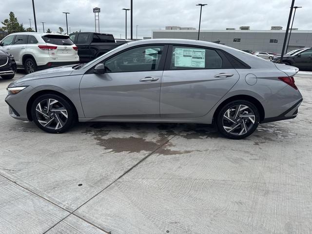 Photo of 2025 Fluid Metal Hyundai ELANTRA