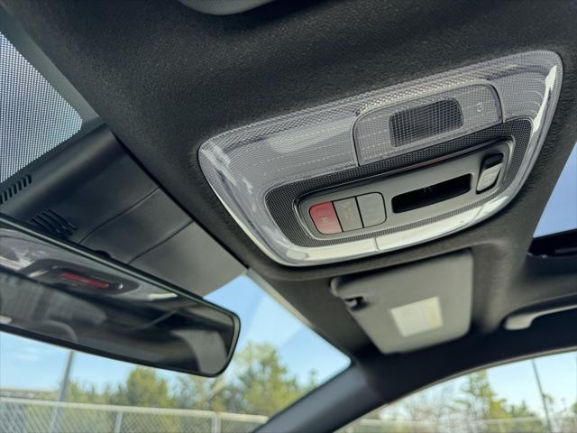 Photo of 2025 Atlas White Hyundai ELANTRA