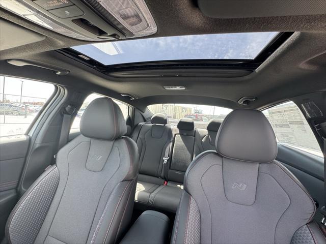 Photo of 2025 Atlas White Hyundai ELANTRA