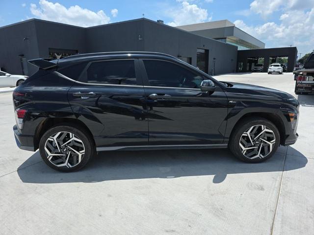Photo of 2024 Abyss Black Pearl Hyundai KONA