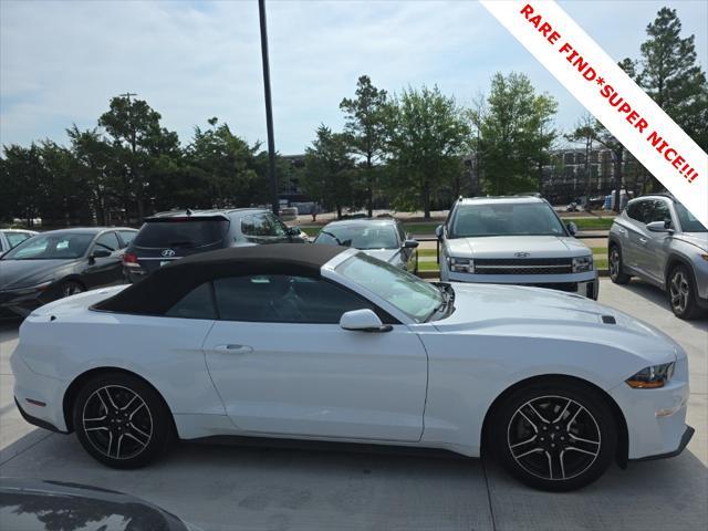 Photo of 2023 OXFORD WHITE Ford Mustang