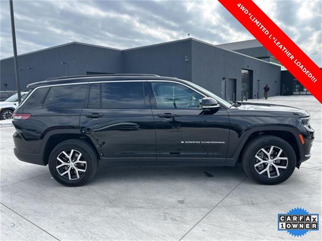 Photo of 2024 Diamond Black Crystal Pearlcoat Jeep Grand Cherokee L