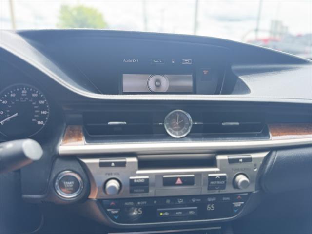 Photo of 2015 Obsidian Lexus ES 350