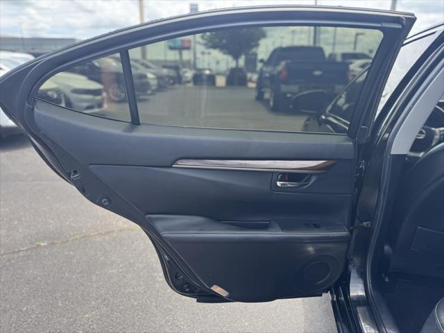 Photo of 2015 Obsidian Lexus ES 350
