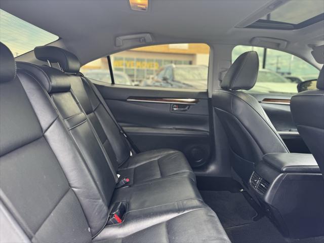 Photo of 2015 Obsidian Lexus ES 350