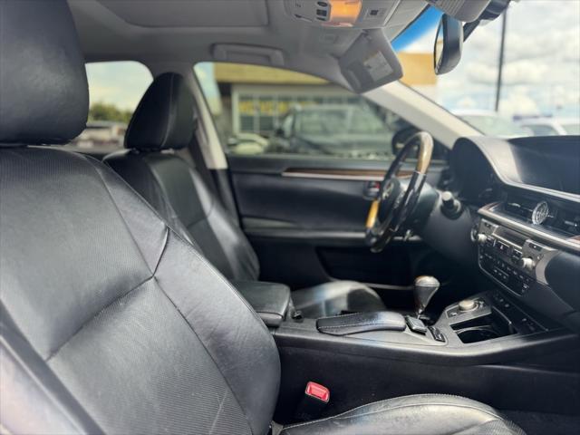 Photo of 2015 Obsidian Lexus ES 350