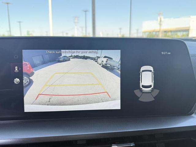 Photo of 2024 Glacial White Pearl Kia Telluride