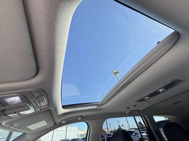 Photo of 2024 Glacial White Pearl Kia Telluride