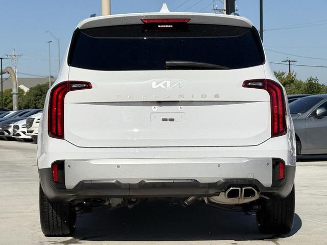 Photo of 2024 Glacial White Pearl Kia Telluride
