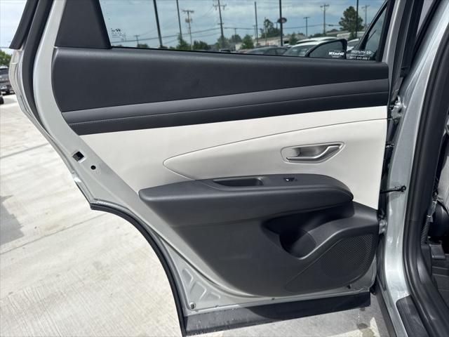 Photo of 2025 Shimmering Silver Hyundai TUCSON