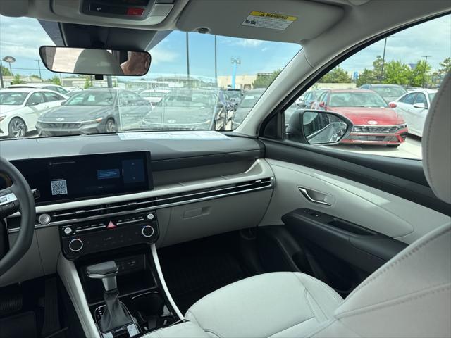 Photo of 2025 Shimmering Silver Hyundai TUCSON