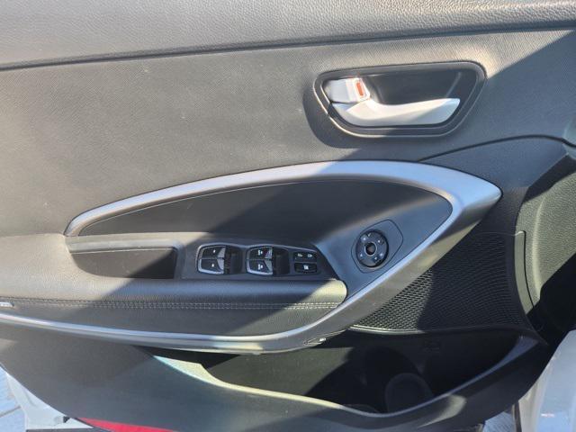Photo of 2017 Monaco White Hyundai SANTA FE