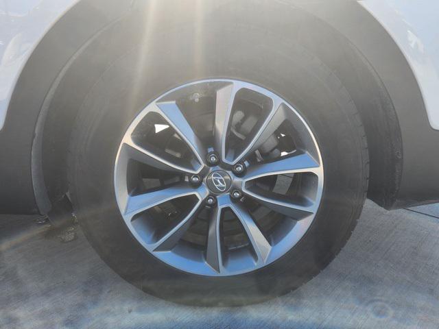 Photo of 2017 Monaco White Hyundai SANTA FE