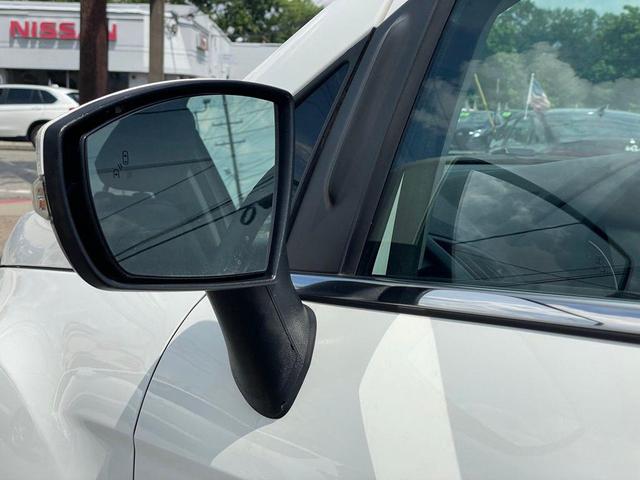 Photo of 2018 Diamond White Ford EcoSport