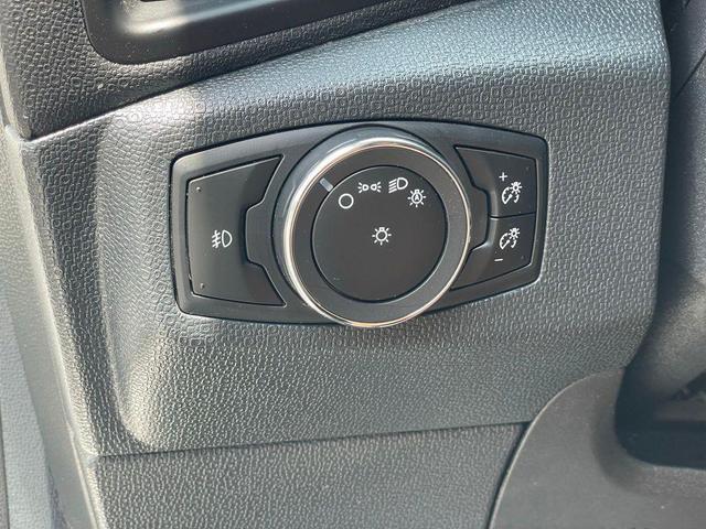 Photo of 2018 Diamond White Ford EcoSport