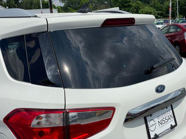 Photo of 2018 Diamond White Ford EcoSport