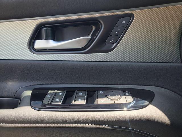 Photo of 2025 Gun Metallic Nissan Murano