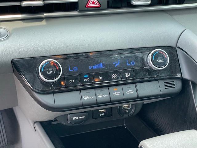 Photo of 2023 Shimmering Silver Hyundai ELANTRA