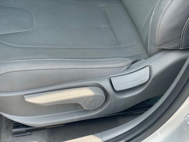 Photo of 2023 Shimmering Silver Hyundai ELANTRA