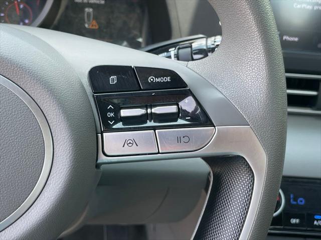 Photo of 2023 Shimmering Silver Hyundai ELANTRA