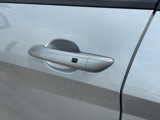 Photo of 2023 Shimmering Silver Hyundai ELANTRA