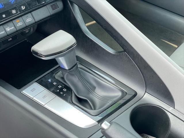 Photo of 2023 Shimmering Silver Hyundai ELANTRA