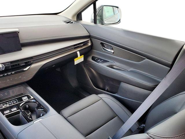 Photo of 2025 White Pearl Nissan Murano