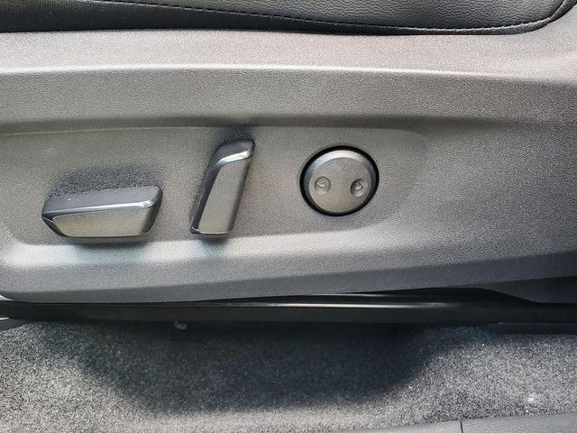 Photo of 2025 White Pearl Nissan Murano