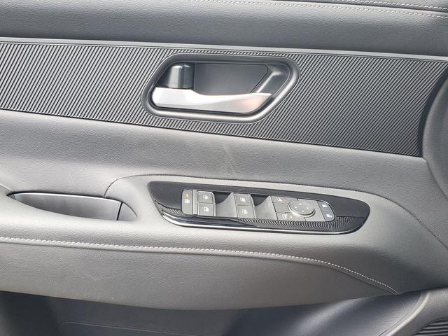 Photo of 2025 White Pearl Nissan Murano