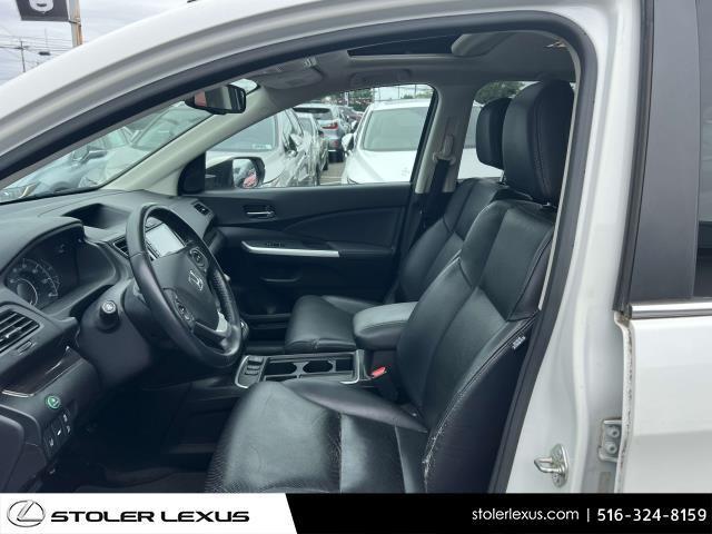 Photo of 2015 White Honda CR-V