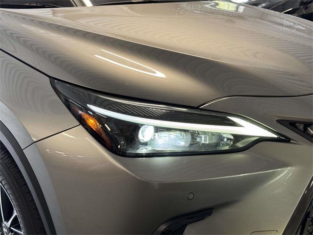 Photo of 2023 Atomic Silver Lexus NX 350