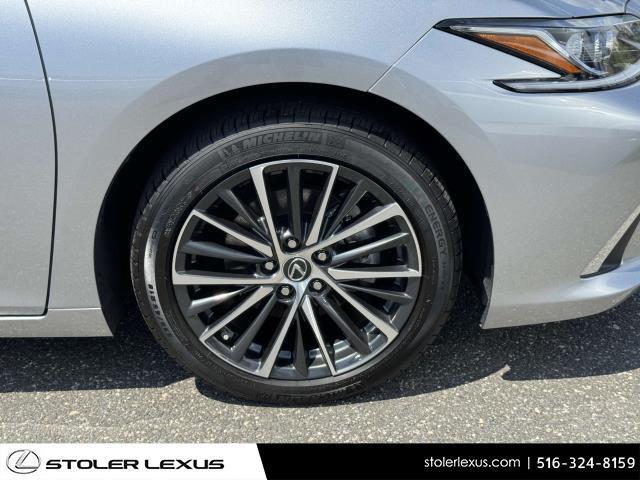 Photo of 2024 01l2 Lexus ES 350