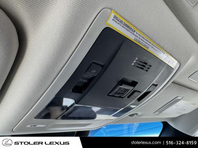 Photo of 2024 01l2 Lexus ES 350