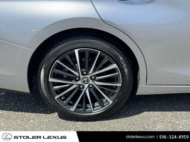 Photo of 2024 01l2 Lexus ES 350