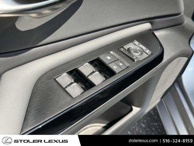 Photo of 2024 01l2 Lexus ES 350