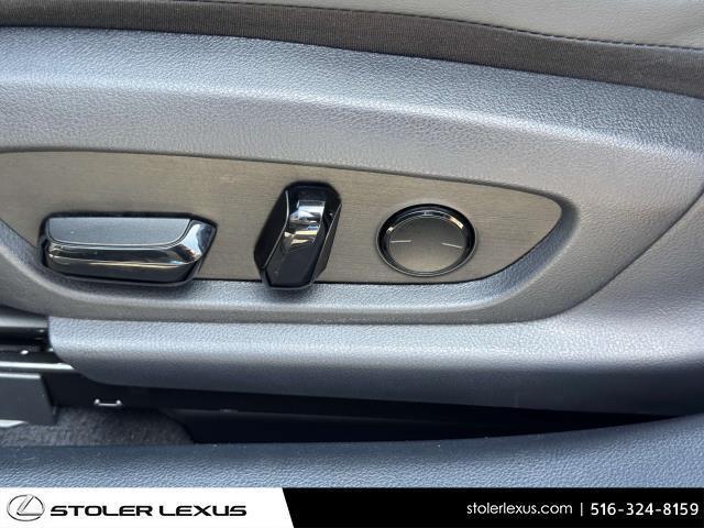 Photo of 2024 01l2 Lexus ES 350