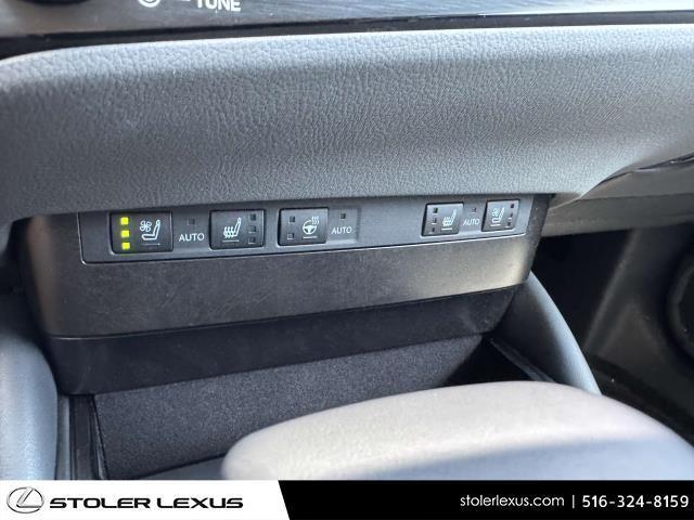 Photo of 2024 01l2 Lexus ES 350