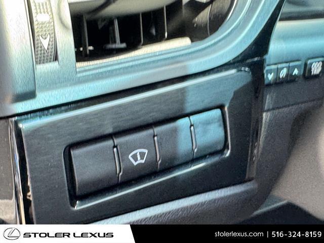 Photo of 2024 01l2 Lexus ES 350