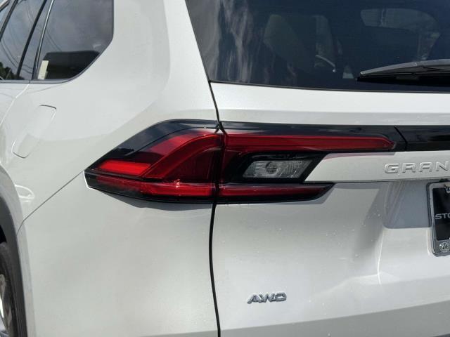 Photo of 2024 Wind Chill Pearl Toyota Grand Highlander
