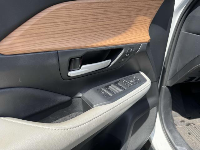 Photo of 2024 Wind Chill Pearl Toyota Grand Highlander