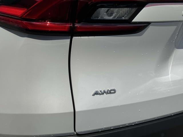 Photo of 2024 Wind Chill Pearl Toyota Grand Highlander