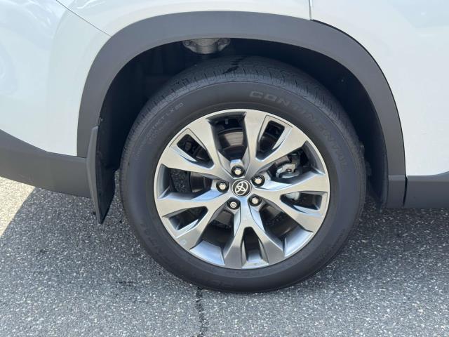 Photo of 2024 Wind Chill Pearl Toyota Grand Highlander