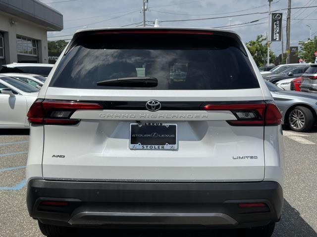 Photo of 2024 Wind Chill Pearl Toyota Grand Highlander